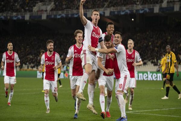 doi-bong-Ajax-Amsterdam-2